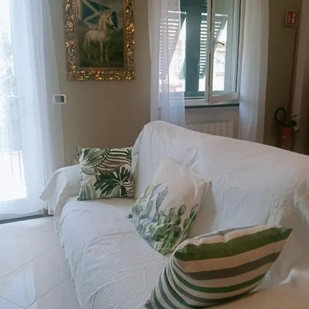 Casa L'unicorno Con Giardino Privato 레반토