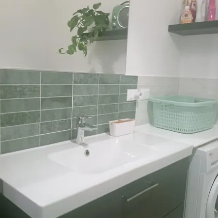 Casa L'unicorno Con Giardino Privato 레반토