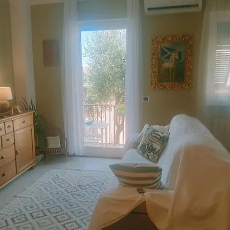 Casa L'unicorno Con Giardino Privato Tatil Evi